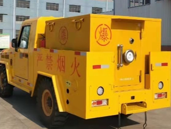 峨山凯龙爆破器材运输车：保障爆破任务的安全运行
