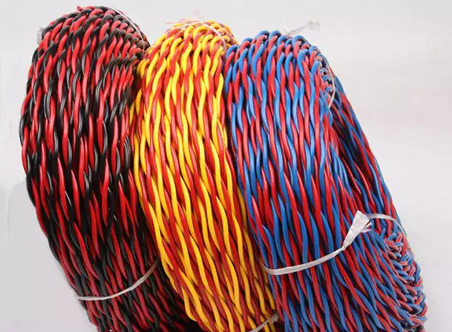 峨山安全警示：放炮线与爆破母线使用的注意事项